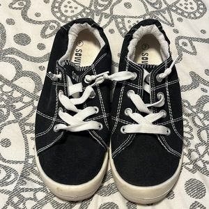 Womens Black Slip On Tennis Shoes